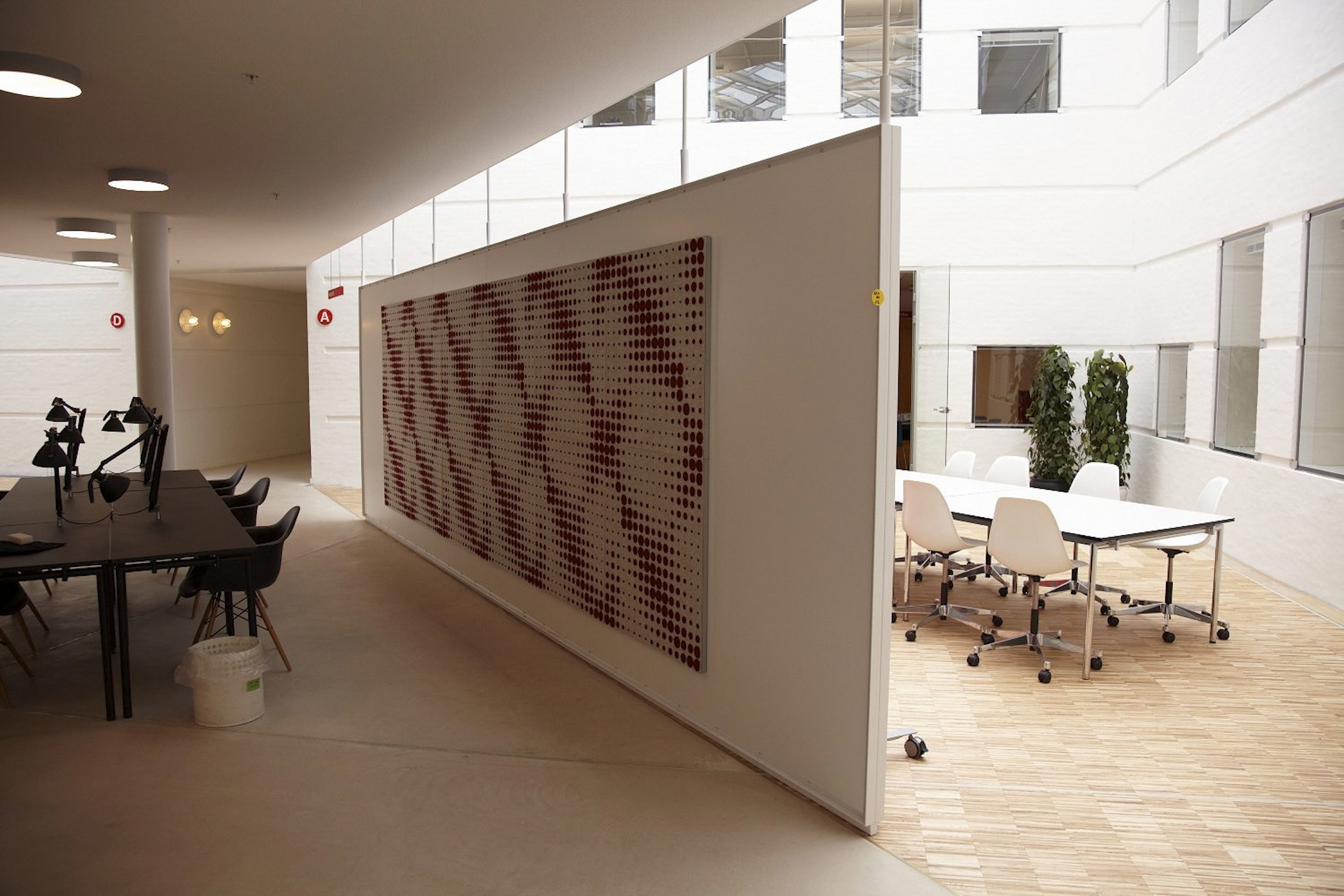 Twister akustikmoduler i filt hos Tryg